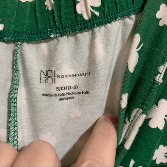 No Boundaries Green Shamrocks St. Patrick's Day Leggings. S/CH (3-5). - Picture 5 of 8